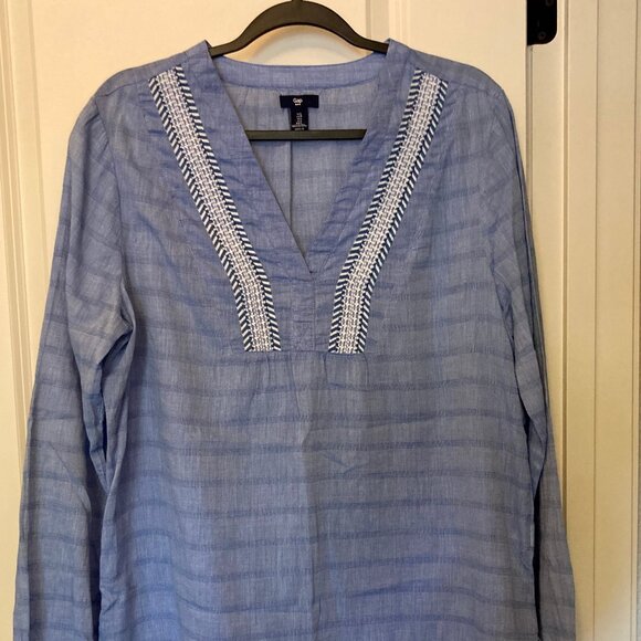 GAP Lightweight Blue Chambray Embroidered V-Neck Tunic L - Picture 3 of 6